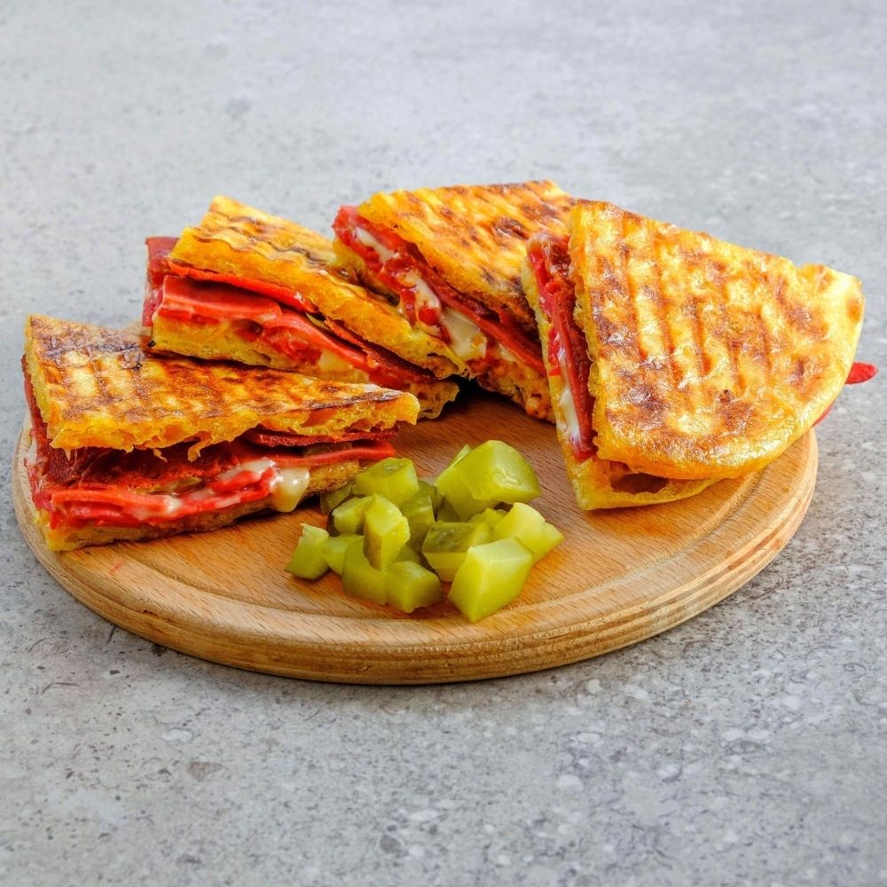 Kavurmalı Bazlama Tost